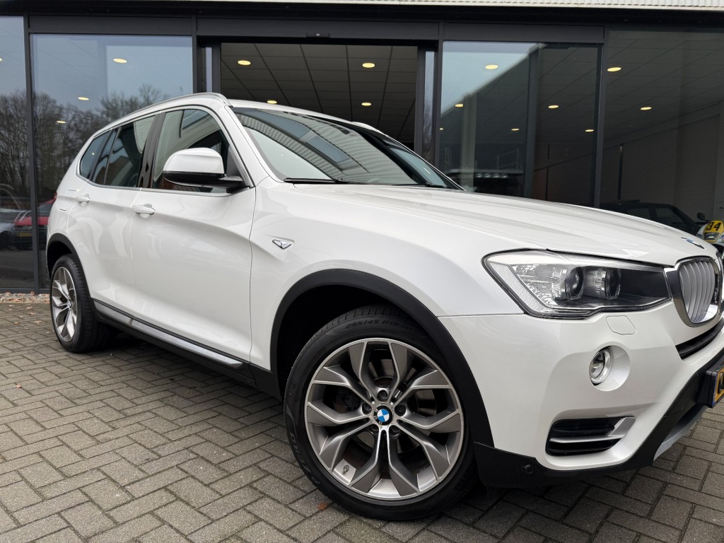 BMW-X3-sDrive20i High Exe,SportLeer,Xenon,Elekt Trekhk,NaviPro,Dealer OH,Stoelverw