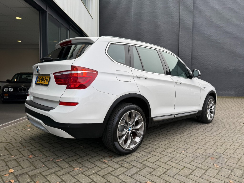 BMW-X3-sDrive20i High Exe,SportLeer,Xenon,Elekt Trekhk,NaviPro,Dealer OH,Stoelverw