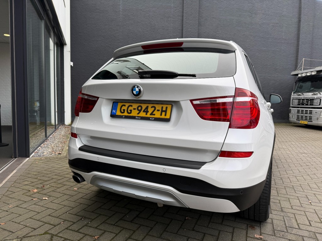 BMW-X3-sDrive20i High Exe,SportLeer,Xenon,Elekt Trekhk,NaviPro,Dealer OH,Stoelverw