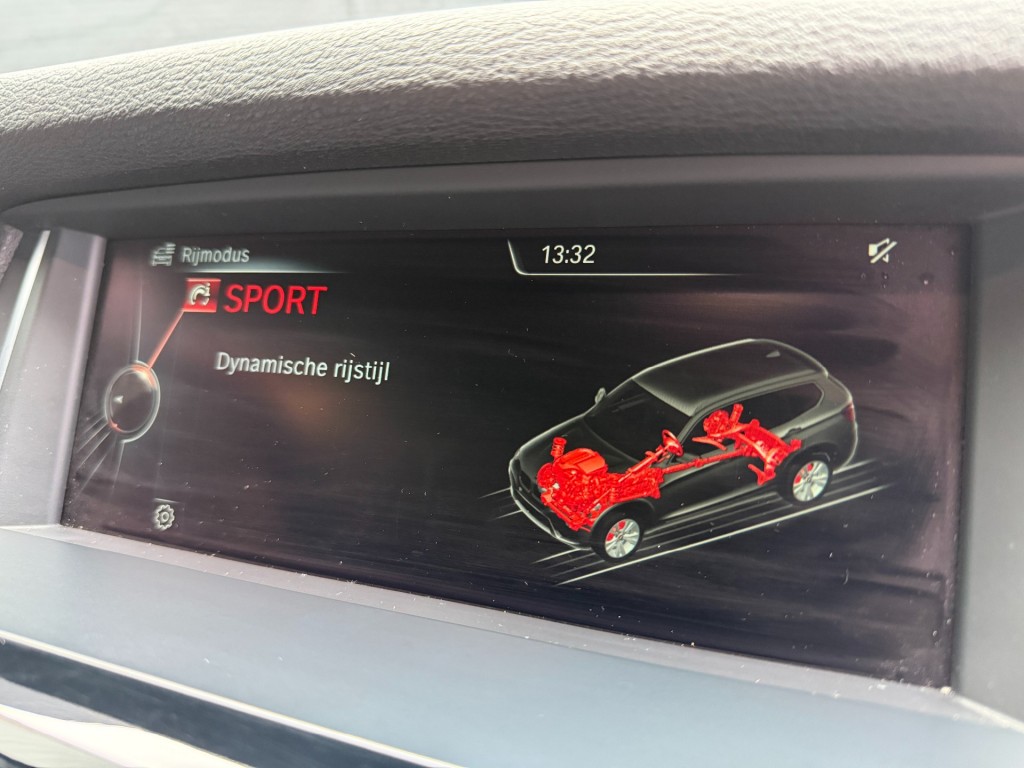 BMW-X3-sDrive20i High Exe,SportLeer,Xenon,Elekt Trekhk,NaviPro,Dealer OH,Stoelverw