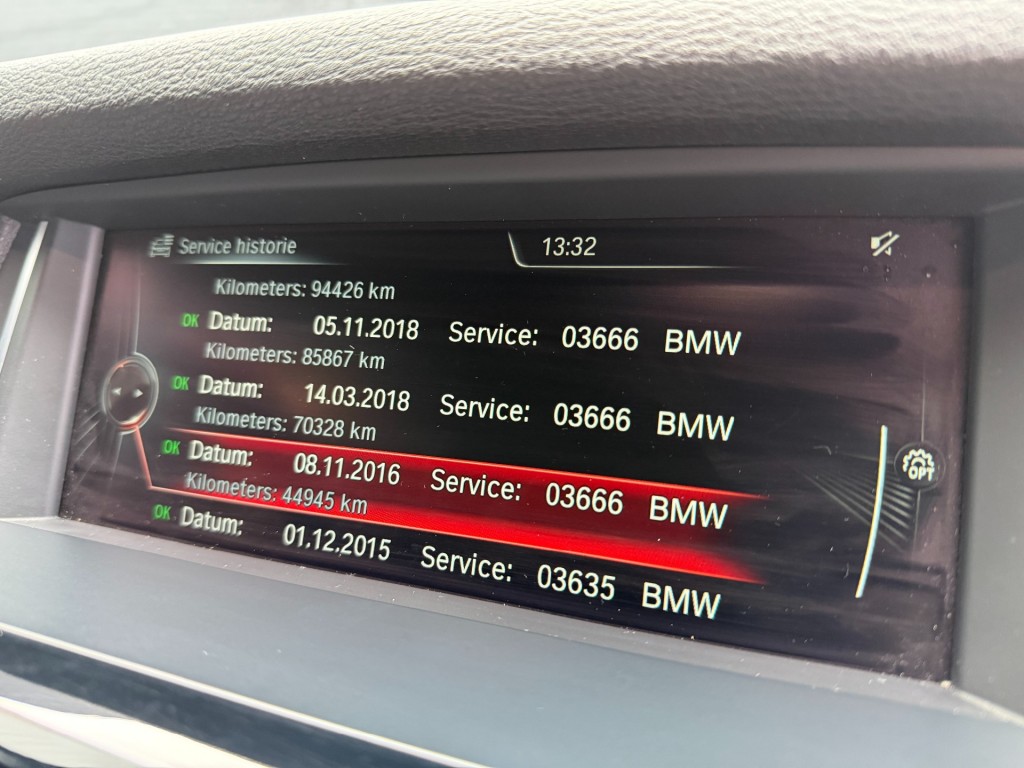 BMW-X3-sDrive20i High Exe,SportLeer,Xenon,Elekt Trekhk,NaviPro,Dealer OH,Stoelverw