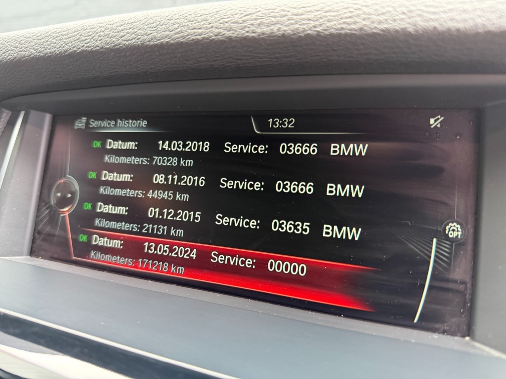 BMW-X3-sDrive20i High Exe,SportLeer,Xenon,Elekt Trekhk,NaviPro,Dealer OH,Stoelverw