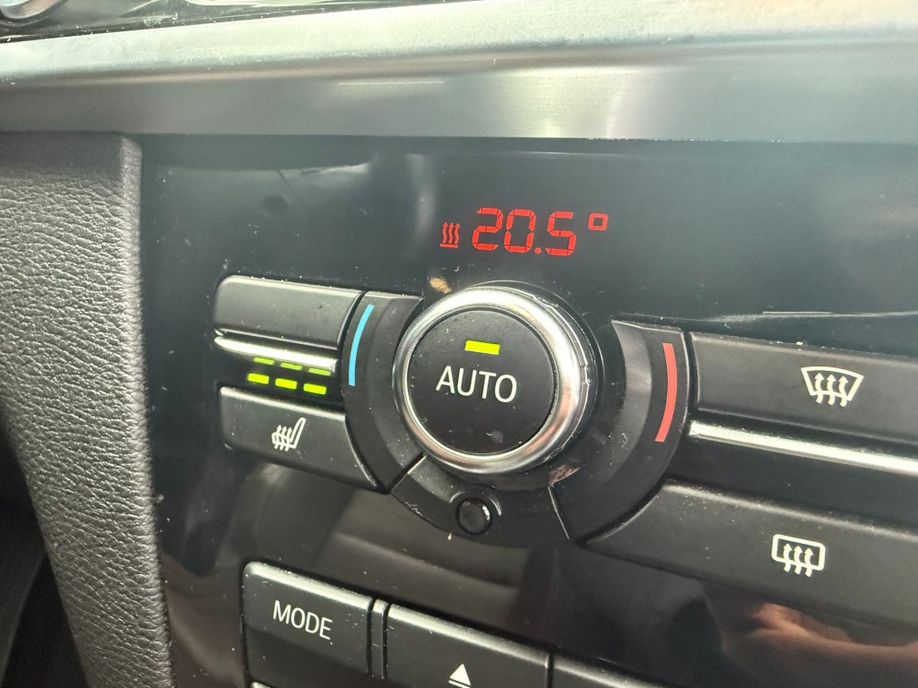 BMW-X3-sDrive20i High Exe,SportLeer,Xenon,Elekt Trekhk,NaviPro,Dealer OH,Stoelverw