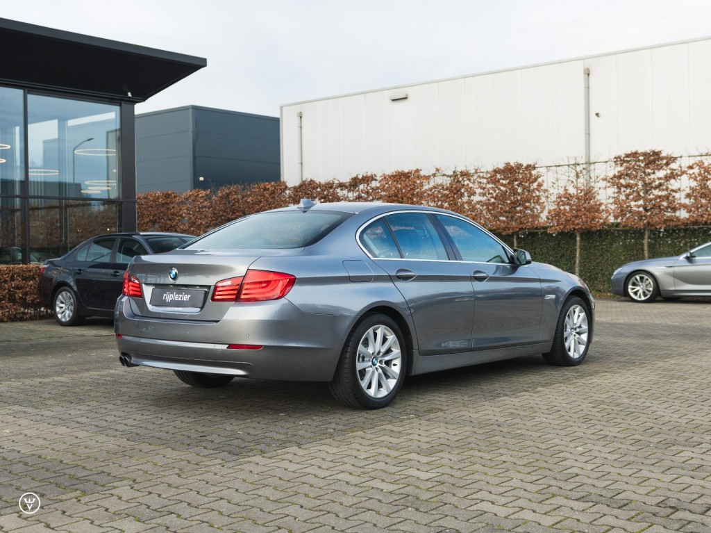 BMW-5-SERIE-528i zescil. ZF8 Aut. - Radar, HUD etc