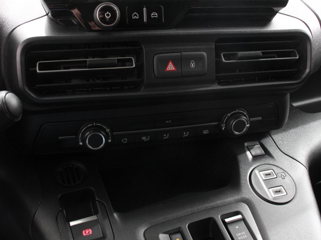 OPEL-COMBO-1.5 BlueHDi 130 S&S L2 Apple Carplay / Android Auto Navigatie Trekhaak Airco Camera Cruise Control Parkeersensoren V+A DAB