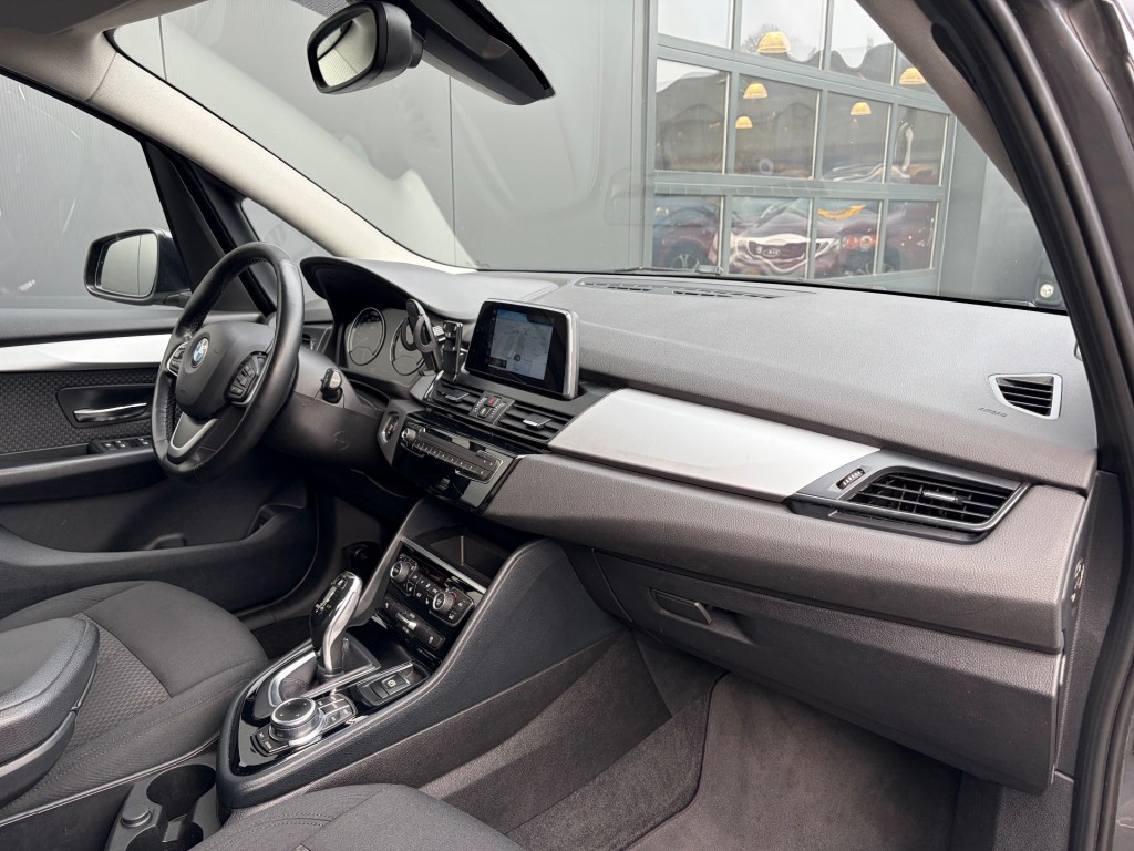 BMW-2-SERIE GRAN TOURER-218i Aut. Facelift 7-Persoons ACC Camera Fileassistent Memory Trekhaak