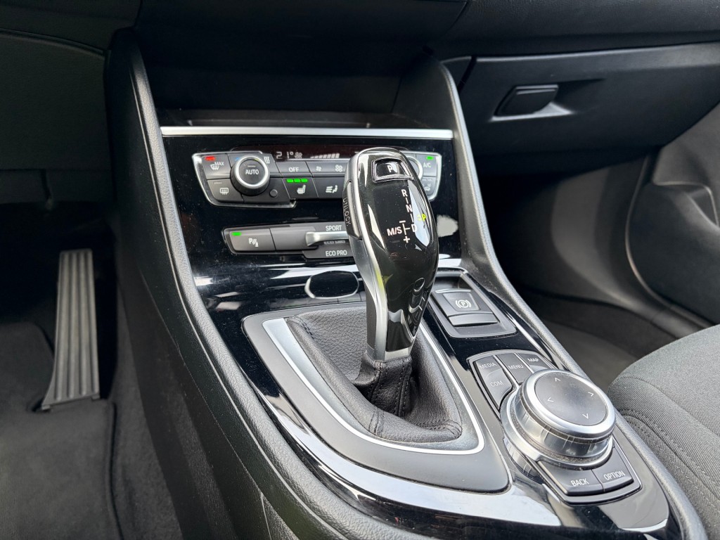 BMW-2-SERIE GRAN TOURER-218i Aut. Facelift 7-Persoons ACC Camera Fileassistent Memory Trekhaak