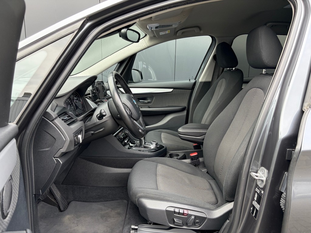 BMW-2-SERIE GRAN TOURER-218i Aut. Facelift 7-Persoons ACC Camera Fileassistent Memory Trekhaak