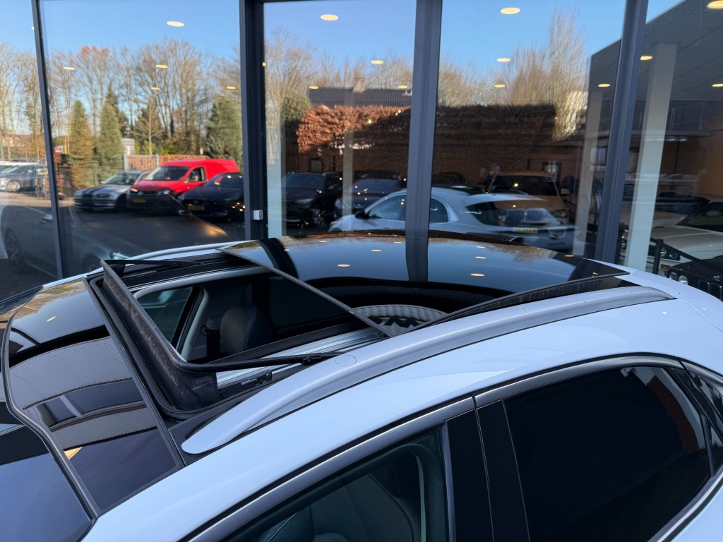 KIA-XCEED-1.6 GDI PHEV Executive,Full Options!,Schuifdak,Stoelkoel/verw,Memory,Leer,LED,
