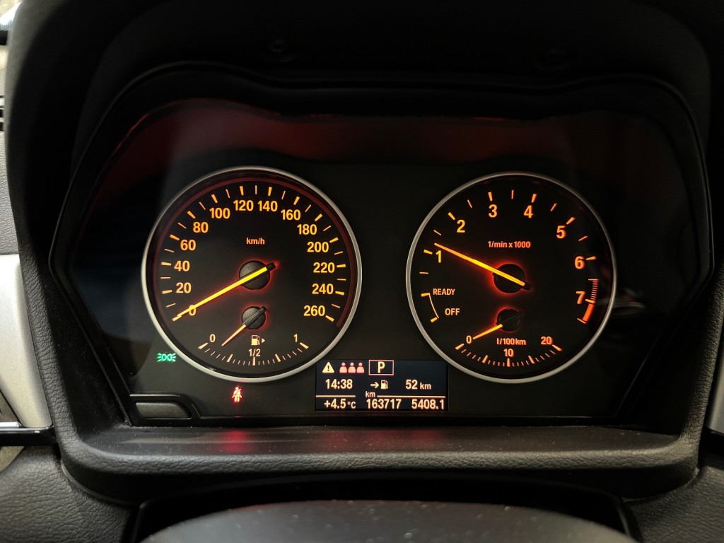 BMW-X1-sDrive 18i Centennial Executive / AUTOMAAT / NAVI / PDC /