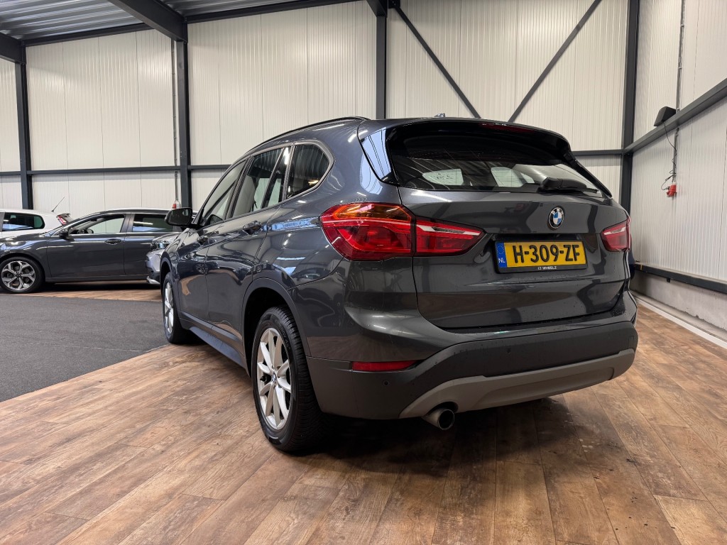 BMW-X1-sDrive 18i Centennial Executive / AUTOMAAT / NAVI / PDC /