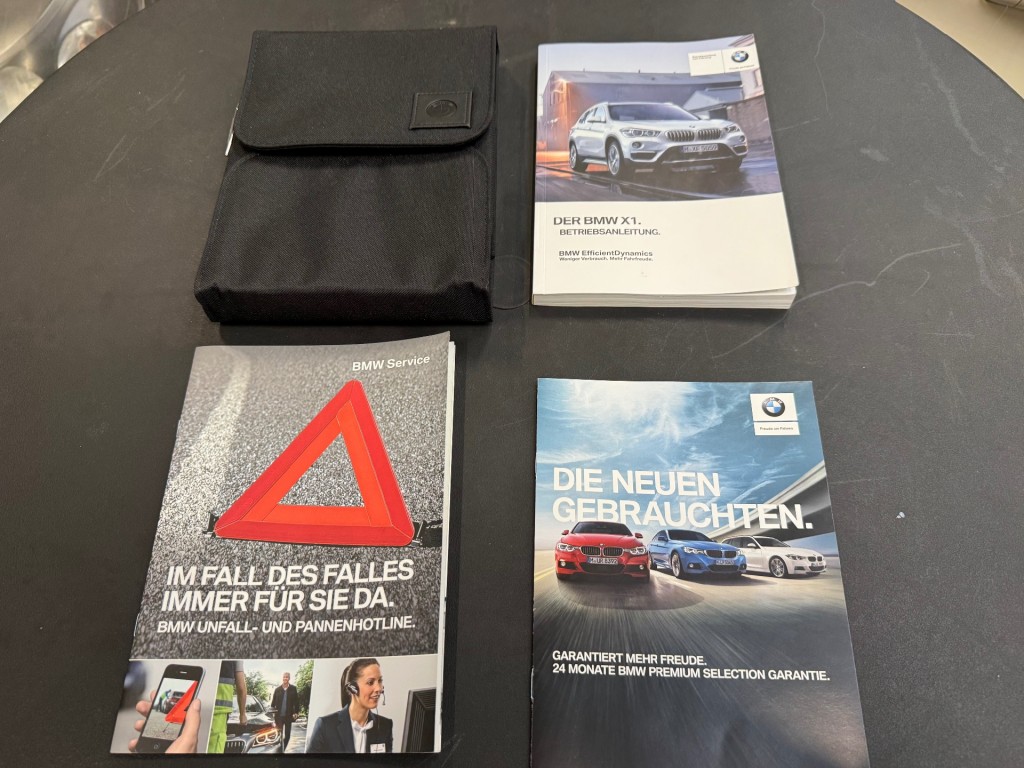 BMW-X1-sDrive 18i Centennial Executive / AUTOMAAT / NAVI / PDC /