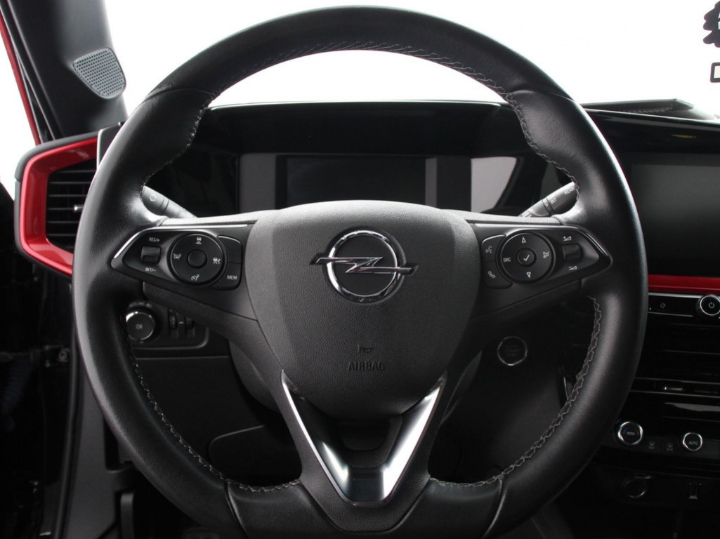 OPEL-MOKKA-E-Ultimate 50-kWh   Navigatie   Apple Carplay/Android Auto   Adaptive Cruise Control   Parkeersensoren   Camera   Stoel-en stuurwi