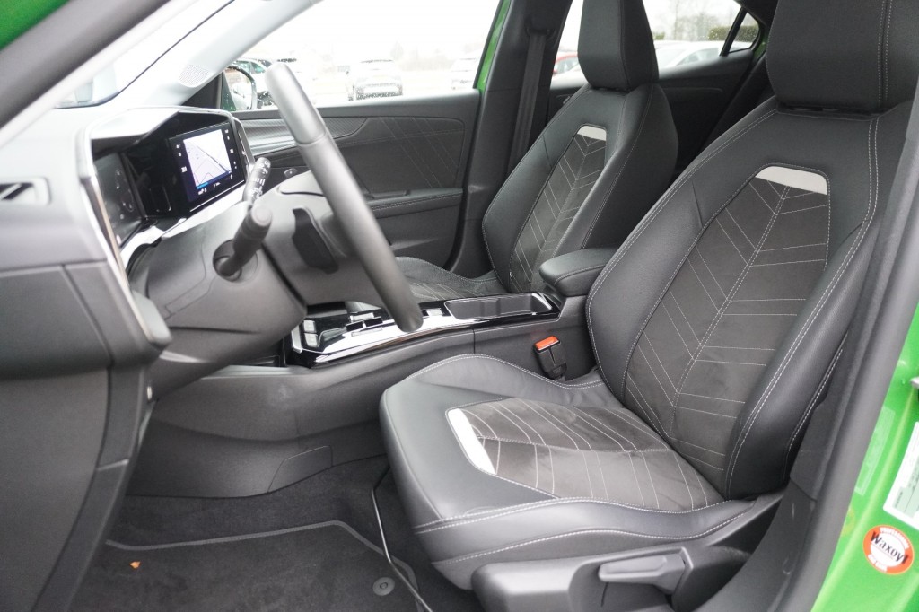 OPEL-MOKKA-1.2 Turbo Ultimate Automaat / 1e eig. / Stoelverwarming / Camera / Adaptive Cruise