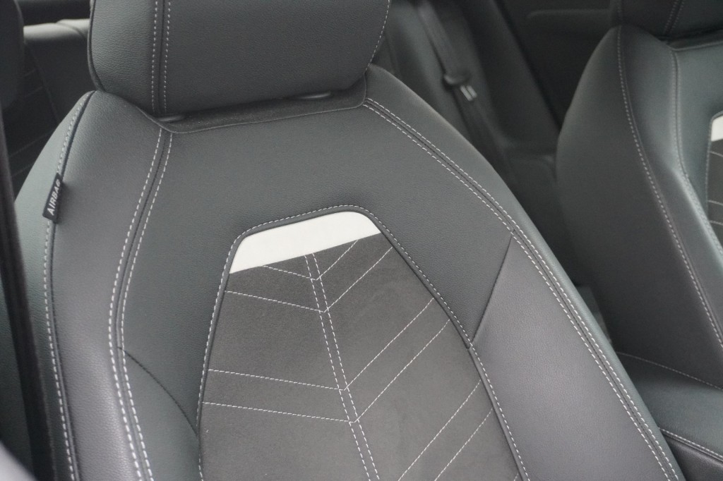 OPEL-MOKKA-1.2 Turbo Ultimate Automaat / 1e eig. / Stoelverwarming / Camera / Adaptive Cruise