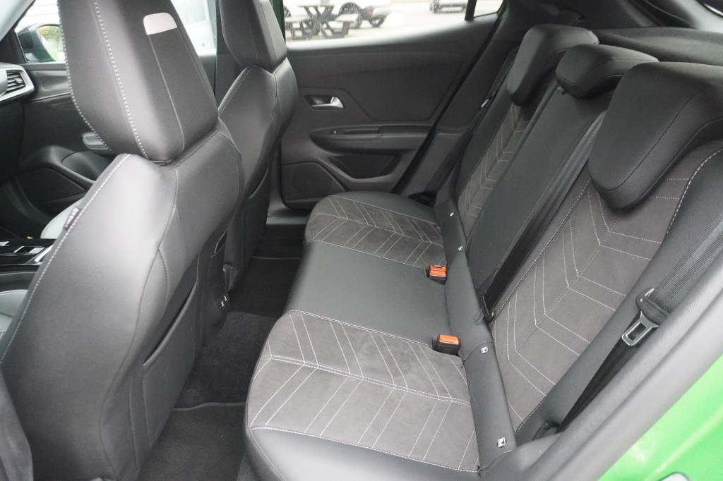 OPEL-MOKKA-1.2 Turbo Ultimate Automaat / 1e eig. / Stoelverwarming / Camera / Adaptive Cruise