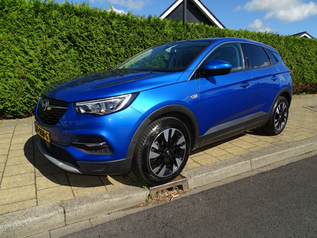 OPEL-GRANDLAND X-1.2 TURBO BNS EXEC-131Pk-Automaat-Clima-Media app-Carplay-Pdc-Navi