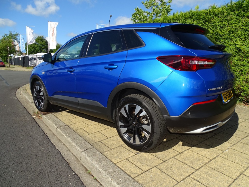 OPEL-GRANDLAND X-1.2 TURBO BNS EXEC-131Pk-Automaat-Clima-Media app-Carplay-Pdc-Navi