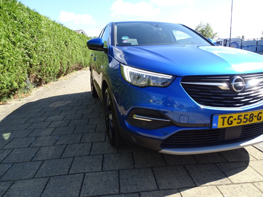 OPEL-GRANDLAND X-1.2 TURBO BNS EXEC-131Pk-Automaat-Clima-Media app-Carplay-Pdc-Navi