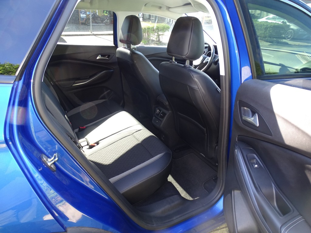 OPEL-GRANDLAND X-1.2 TURBO BNS EXEC-131Pk-Automaat-Clima-Media app-Carplay-Pdc-Navi