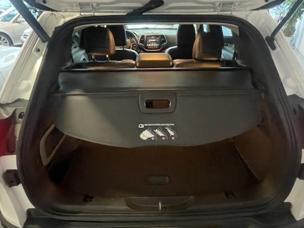 JEEP-CHEROKEE-3.2 V6 272 pk AWD