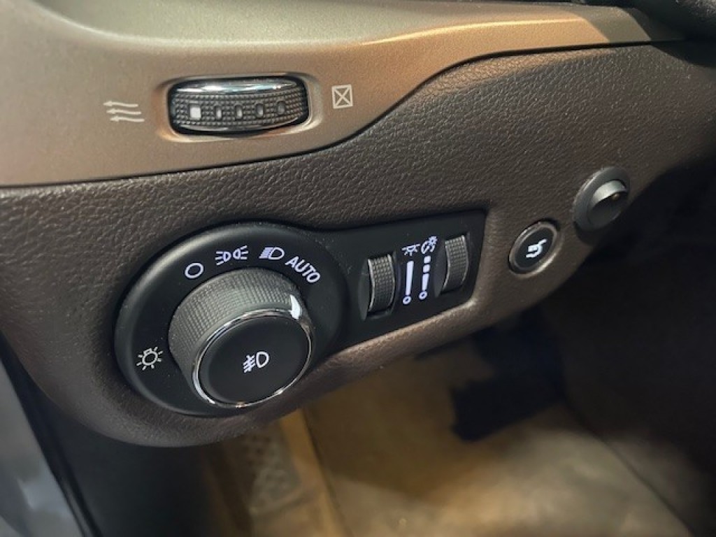 JEEP-CHEROKEE-3.2 V6 272 pk AWD