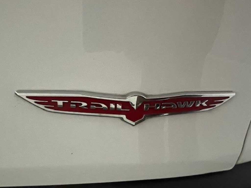 JEEP-CHEROKEE-3.2 V6 272 pk AWD