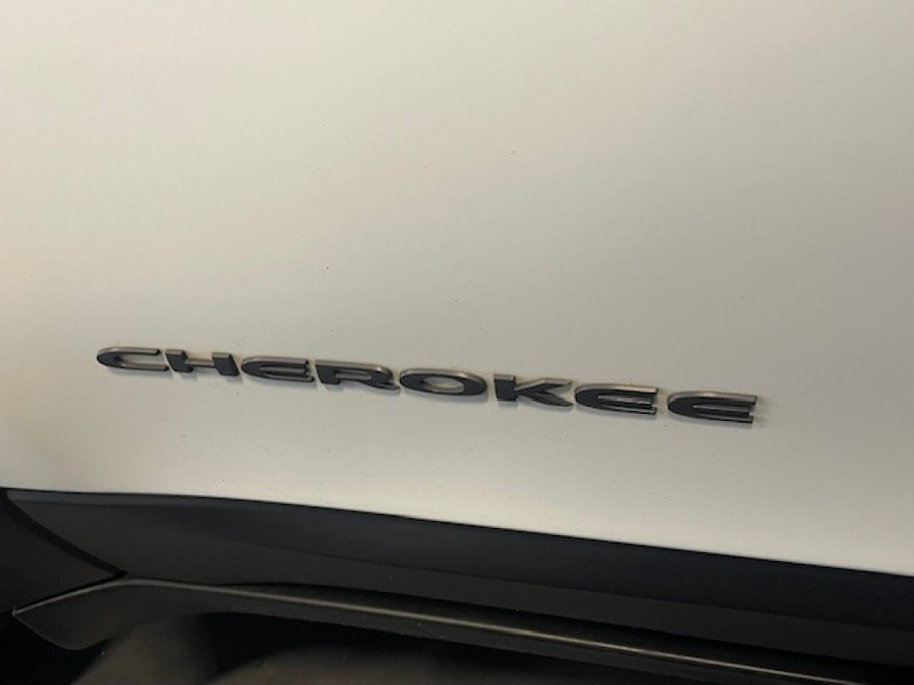 JEEP-CHEROKEE-3.2 V6 272 pk AWD