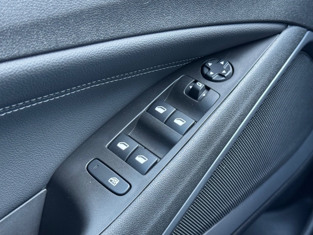 OPEL-CROSSLAND-1.2 T 130 pk Elegance - LED - Camera