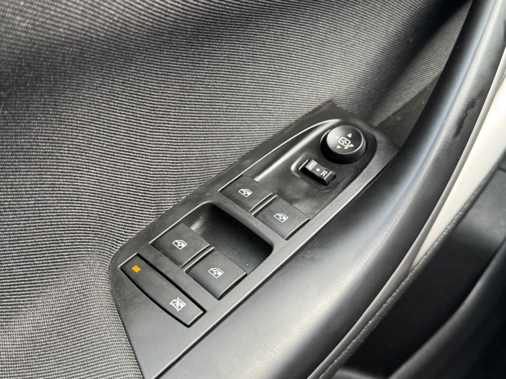 OPEL-ASTRA-1.2 Blitz Edition - 1e eig - camera - trekhaak