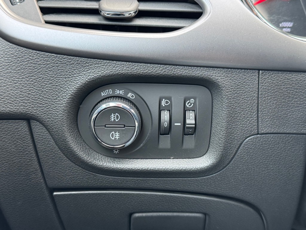 OPEL-ASTRA-1.2 Blitz Edition - 1e eig - camera - trekhaak