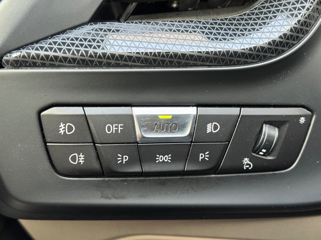 BMW-2-SERIE-218i GranCoupe Business Edition Plus Clima Navi Leder Winterpakket