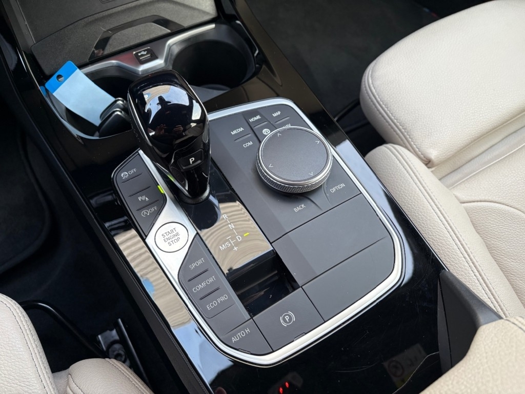 BMW-2-SERIE-218i GranCoupe Business Edition Plus Clima Navi Leder Winterpakket