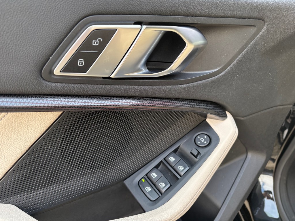 BMW-2-SERIE-218i GranCoupe Business Edition Plus Clima Navi Leder Winterpakket