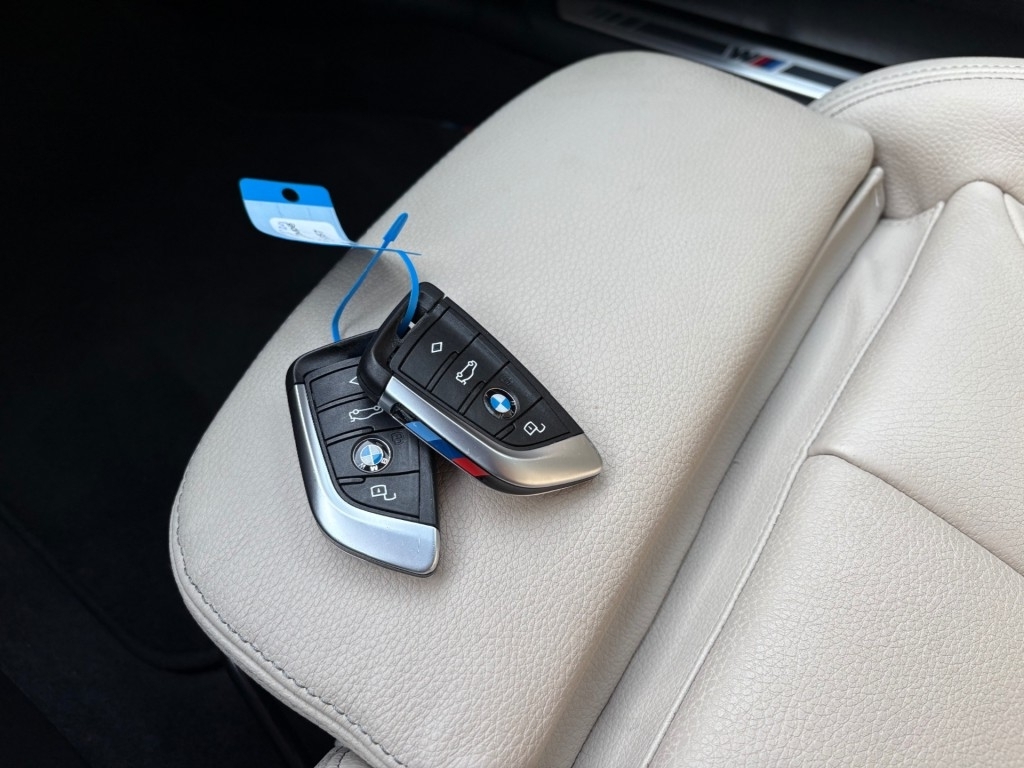 BMW-2-SERIE-218i GranCoupe Business Edition Plus Clima Navi Leder Winterpakket