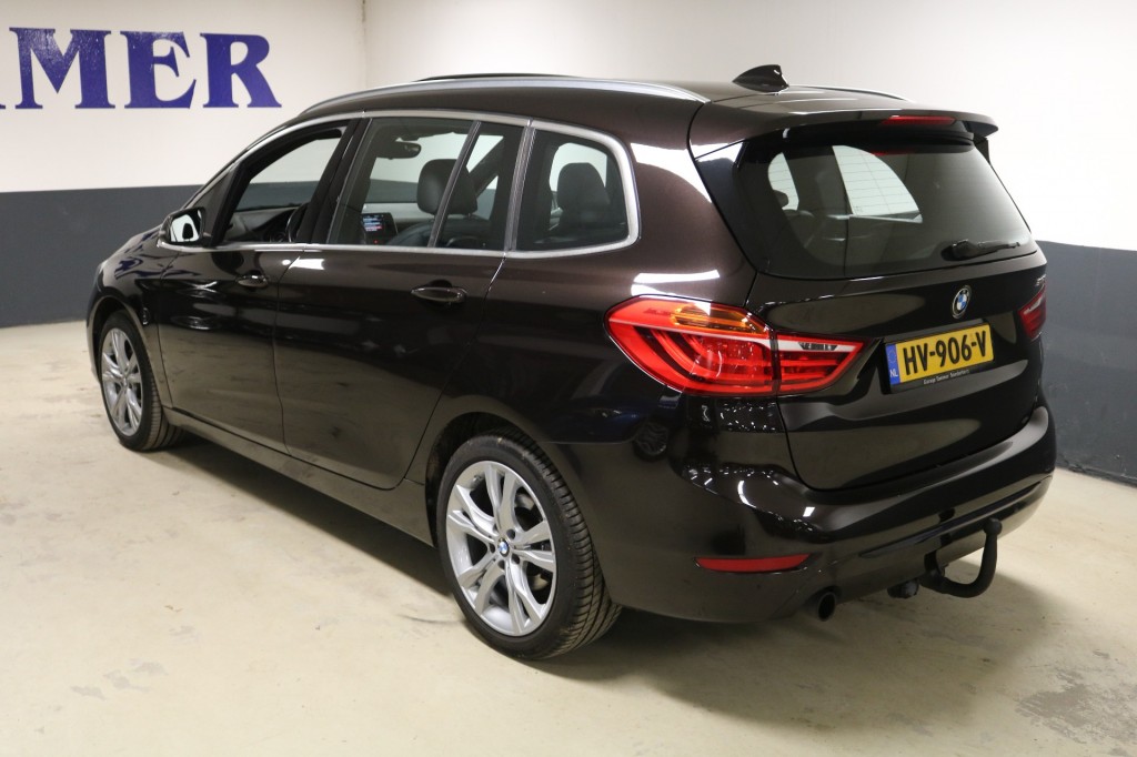 BMW-2-SERIE GRAN TOURER-218I SPORT 7 Persoon .zeer nette auto-Panorama ,Leer.