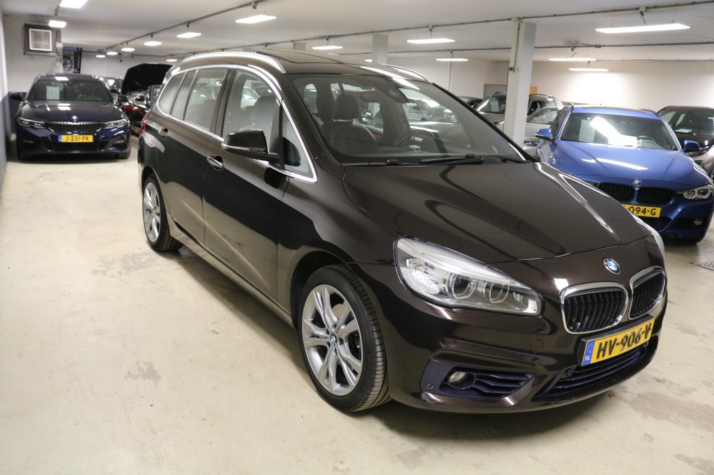 BMW-2-SERIE GRAN TOURER-218I SPORT 7 Persoon .zeer nette auto-Panorama ,Leer.