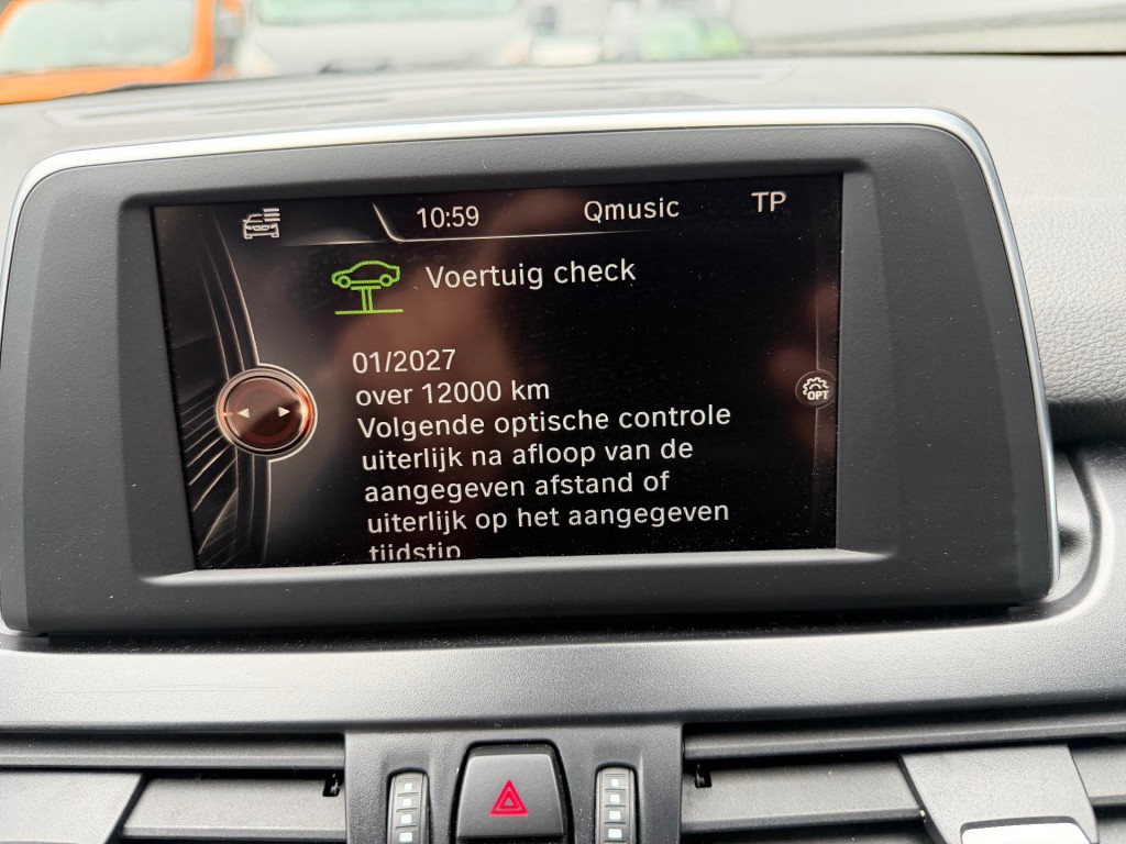 BMW-2-SERIE GRAN TOURER-218I SPORT 7 Persoon .zeer nette auto-Panorama ,Leer.