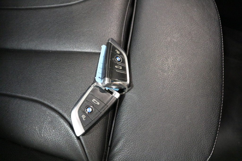 BMW-2-SERIE GRAN TOURER-218I SPORT 7 Persoon .zeer nette auto-Panorama ,Leer.