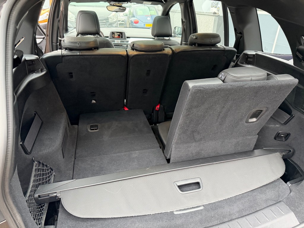 BMW-2-SERIE GRAN TOURER-218I SPORT 7 Persoon .zeer nette auto-Panorama ,Leer.