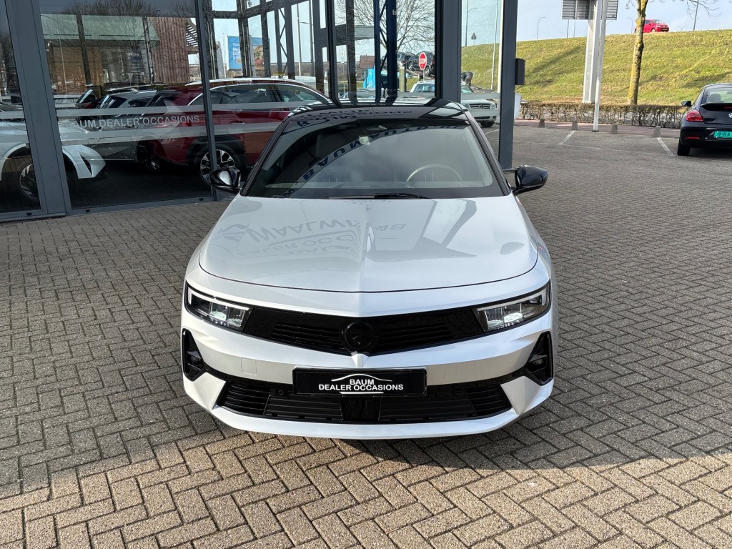 OPEL-ASTRA-1.2 GS AUTOMAAT 130PK NAVI PDC-CAMERA WINTERPACK.