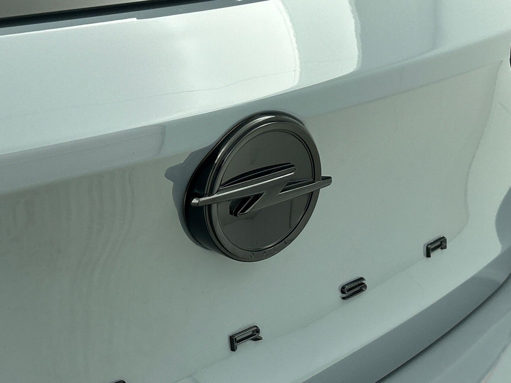 OPEL-CORSA-1.2 Turbo 100pk Automaat GS   Navigatie   Apple Carplay/Android Auto   Digitale Cockpit   Camera   Parkeer sensoren   Airco