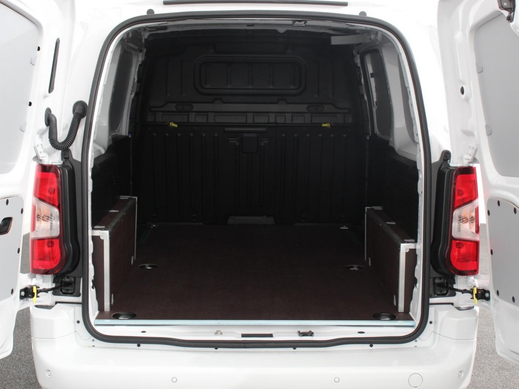 OPEL-COMBO-1.5 BlueHDi 130 S&S L2 Automaat   Navigatie   Apple Carplay / Android Auto   Trekhaak   Airco   Camera   Cruise Control   Parkee