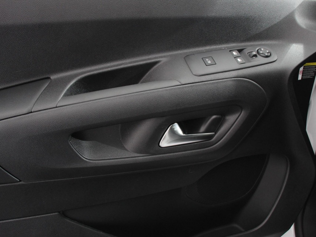 OPEL-COMBO-1.5 BlueHDi 130 S&S L2 Automaat   Navigatie   Apple Carplay / Android Auto   Trekhaak   Airco   Camera   Cruise Control   Parkee