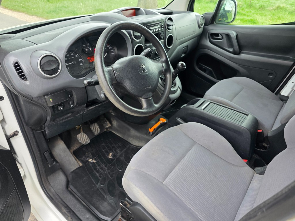PEUGEOT-PARTNER-1.6 blue hdi