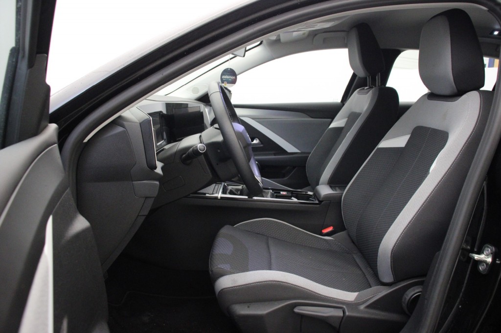OPEL-ASTRA-1.2 BlackLine - Digitaal Cockpit, Carplay, Cruise, Navi, PDC