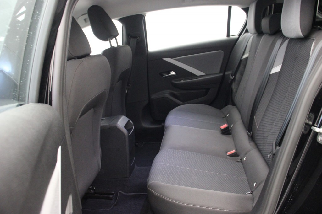 OPEL-ASTRA-1.2 BlackLine - Digitaal Cockpit, Carplay, Cruise, Navi, PDC