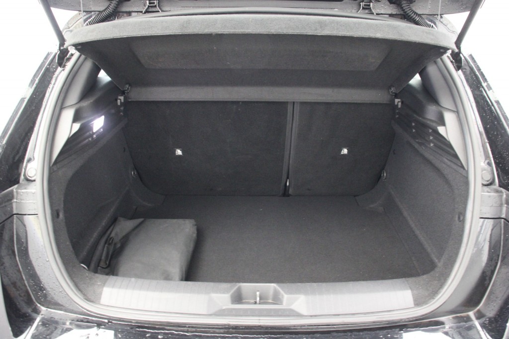 OPEL-ASTRA-1.2 BlackLine - Digitaal Cockpit, Carplay, Cruise, Navi, PDC