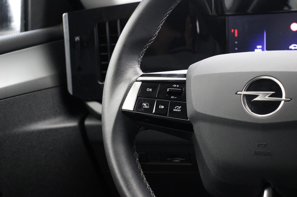 OPEL-ASTRA-1.2 BlackLine - Digitaal Cockpit, Carplay, Cruise, Navi, PDC