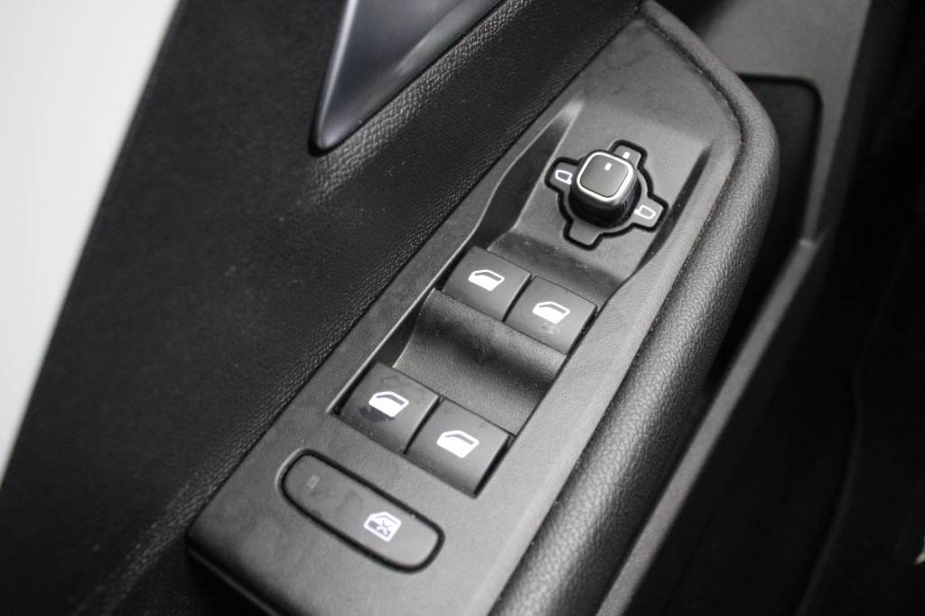 OPEL-ASTRA-1.2 BlackLine - Digitaal Cockpit, Carplay, Cruise, Navi, PDC